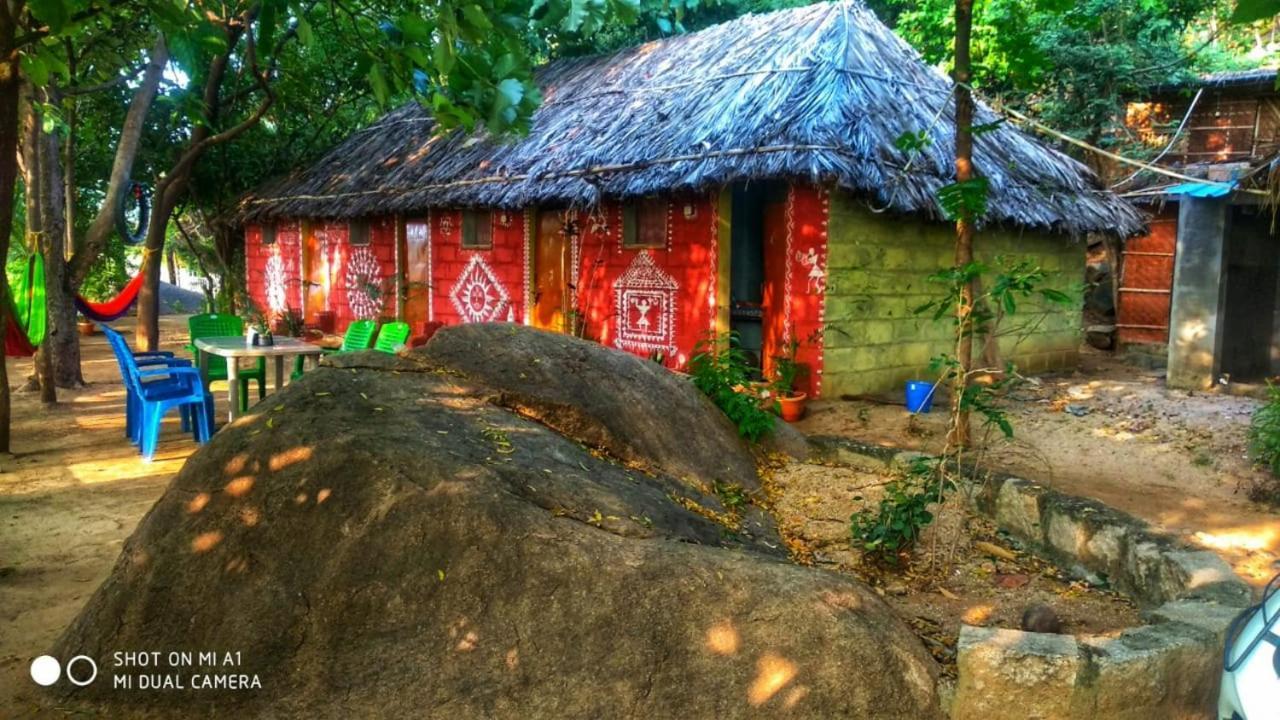 Om Shanti Om Homestay Hampi Exterior foto