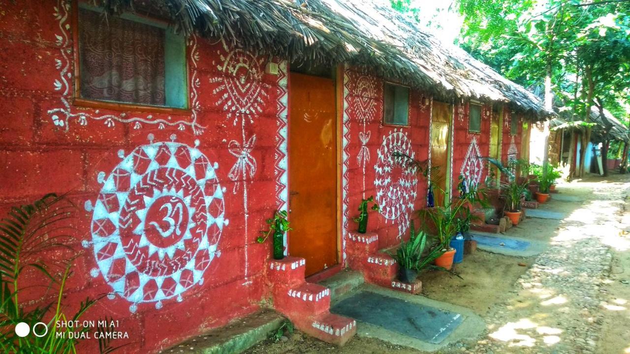 Om Shanti Om Homestay Hampi Exterior foto