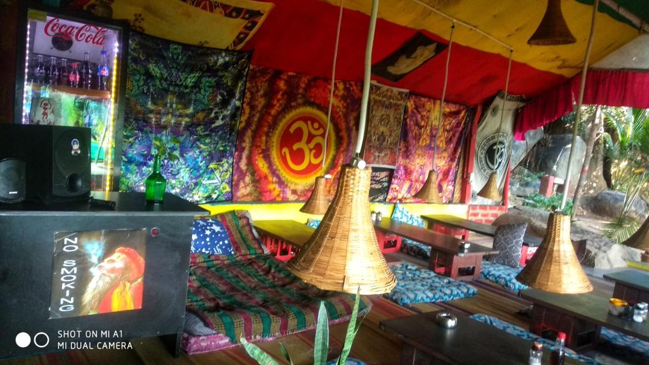 Om Shanti Om Homestay Hampi Exterior foto